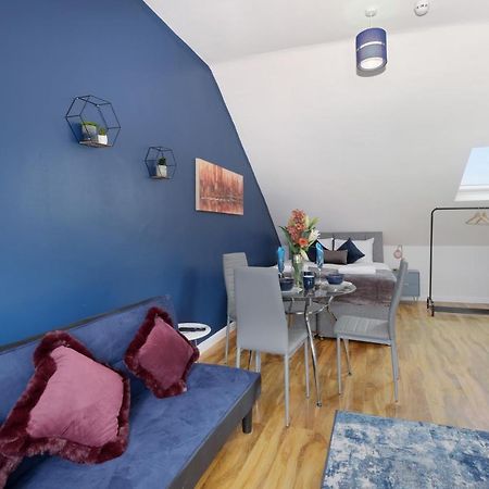 Fernbank Studios Sudbury Hill Harrow Self-Contained Studios With En-Suite Wembley 外观 照片