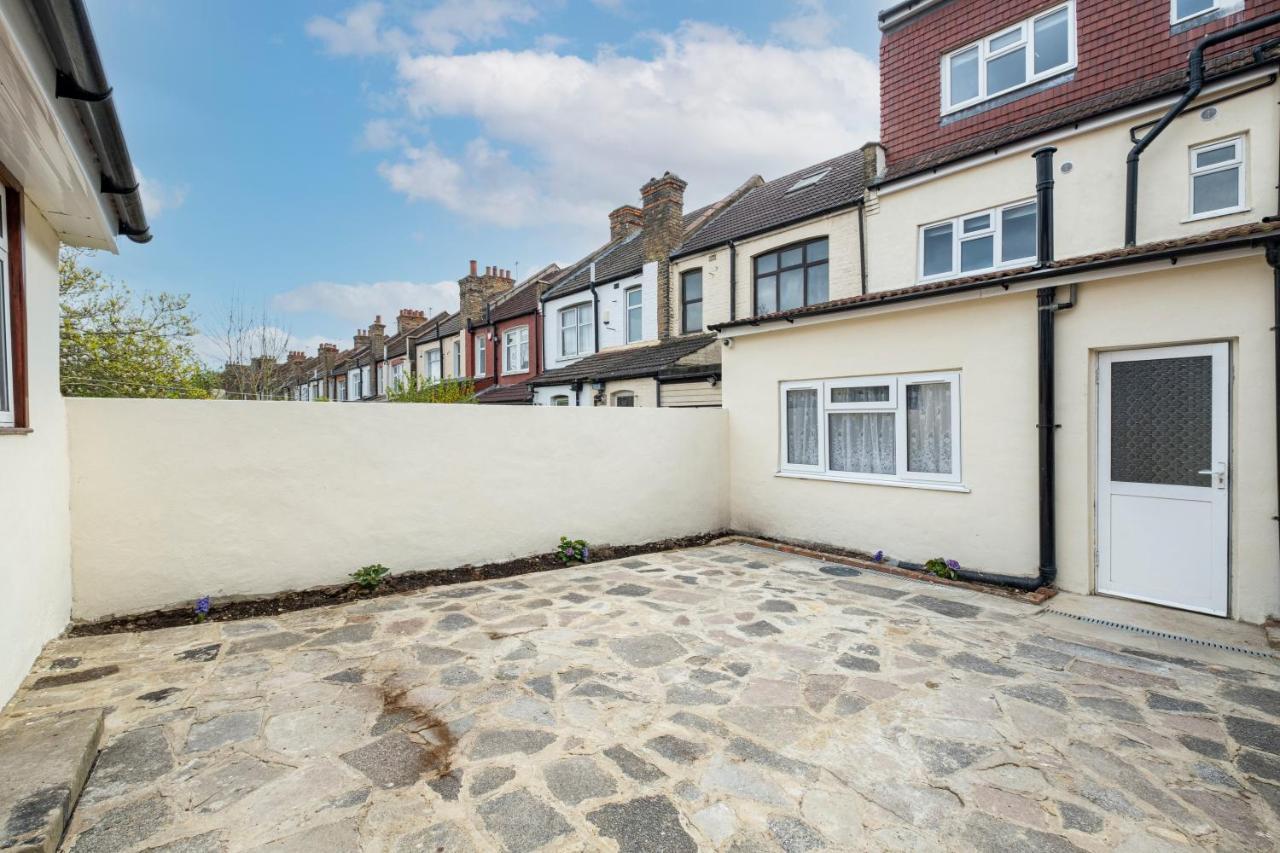 Fernbank Studios Sudbury Hill Harrow Self-Contained Studios With En-Suite Wembley 外观 照片