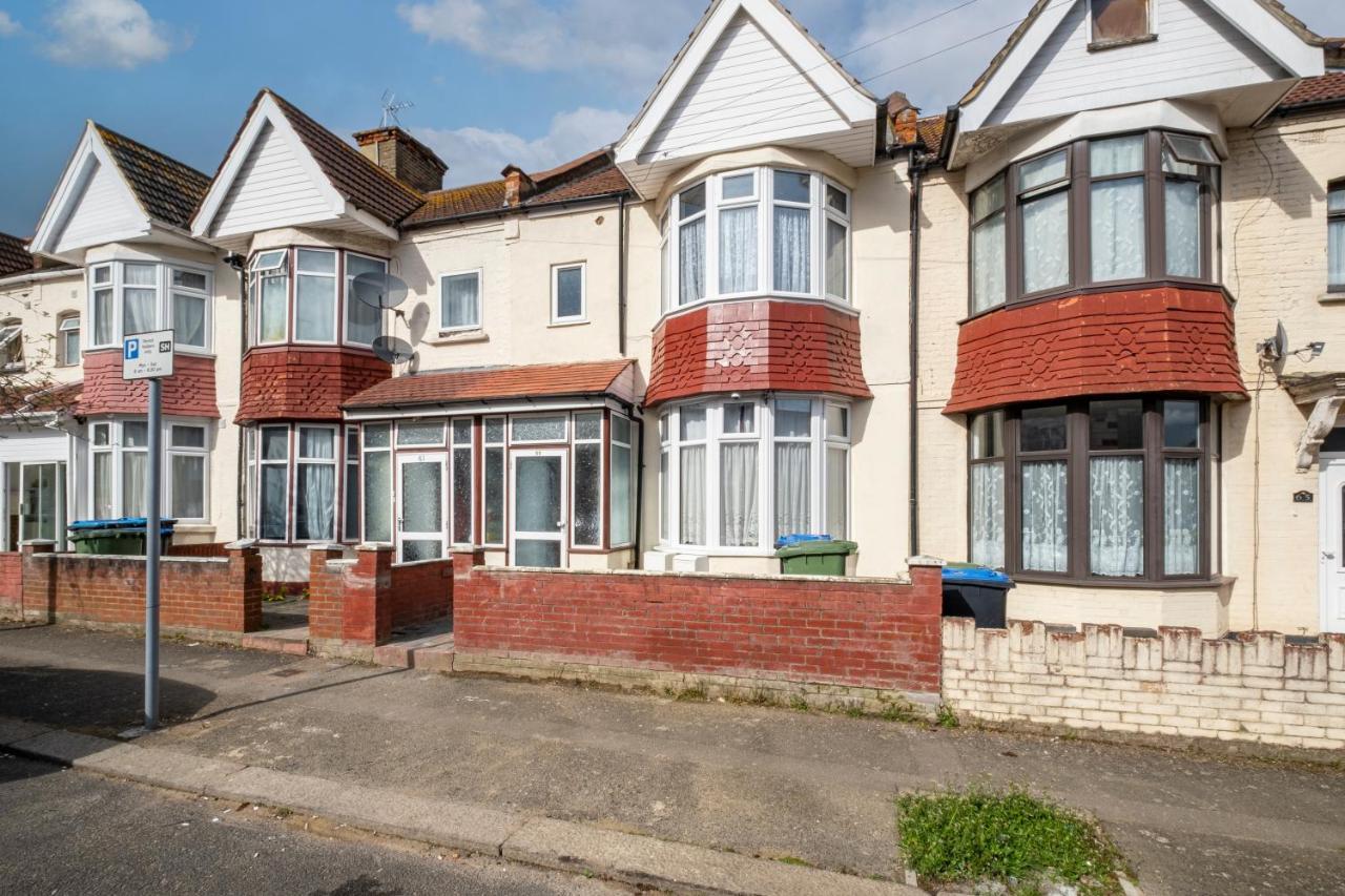 Fernbank Studios Sudbury Hill Harrow Self-Contained Studios With En-Suite Wembley 外观 照片