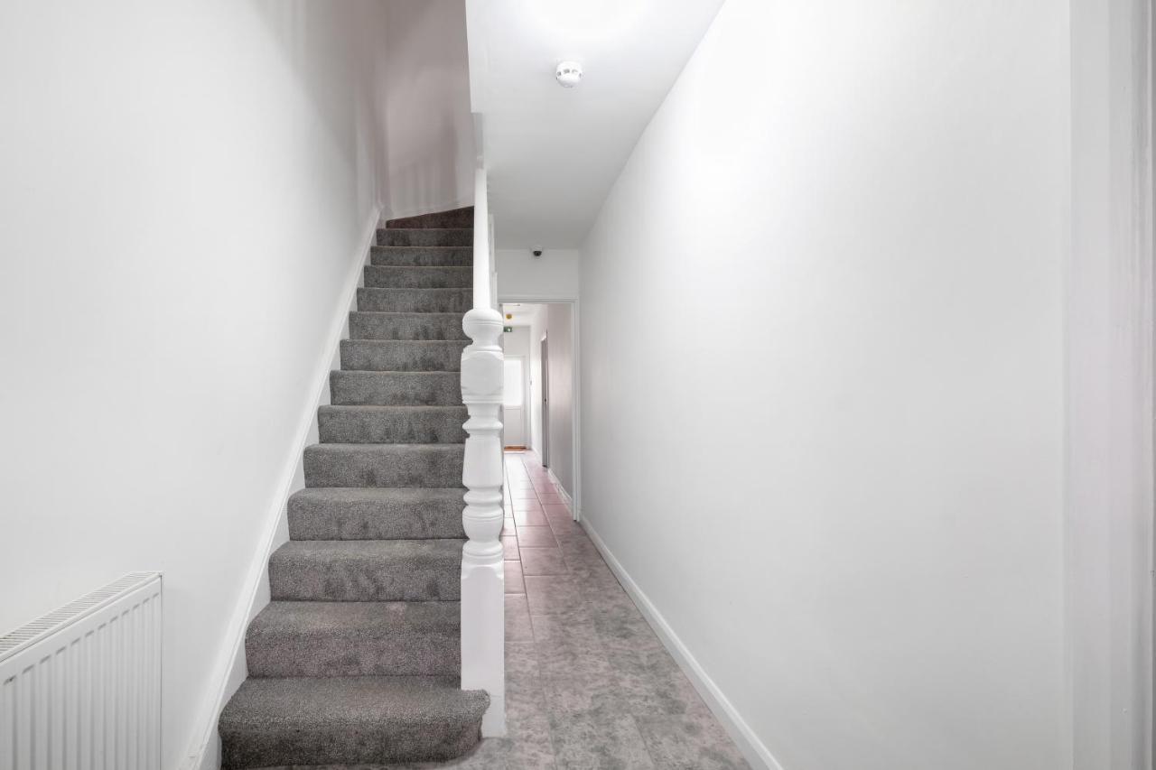 Fernbank Studios Sudbury Hill Harrow Self-Contained Studios With En-Suite Wembley 外观 照片