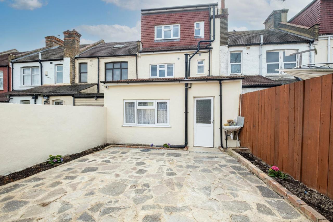 Fernbank Studios Sudbury Hill Harrow Self-Contained Studios With En-Suite Wembley 外观 照片