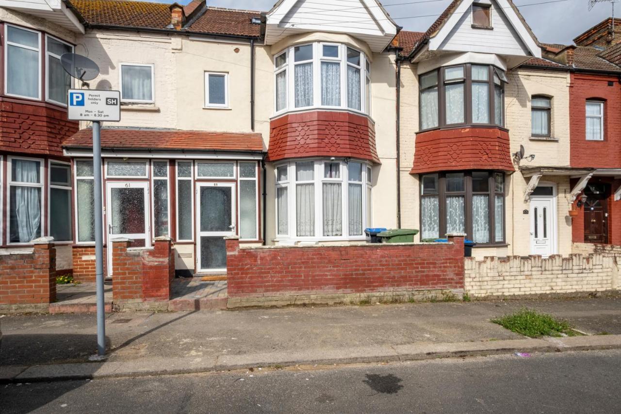 Fernbank Studios Sudbury Hill Harrow Self-Contained Studios With En-Suite Wembley 外观 照片