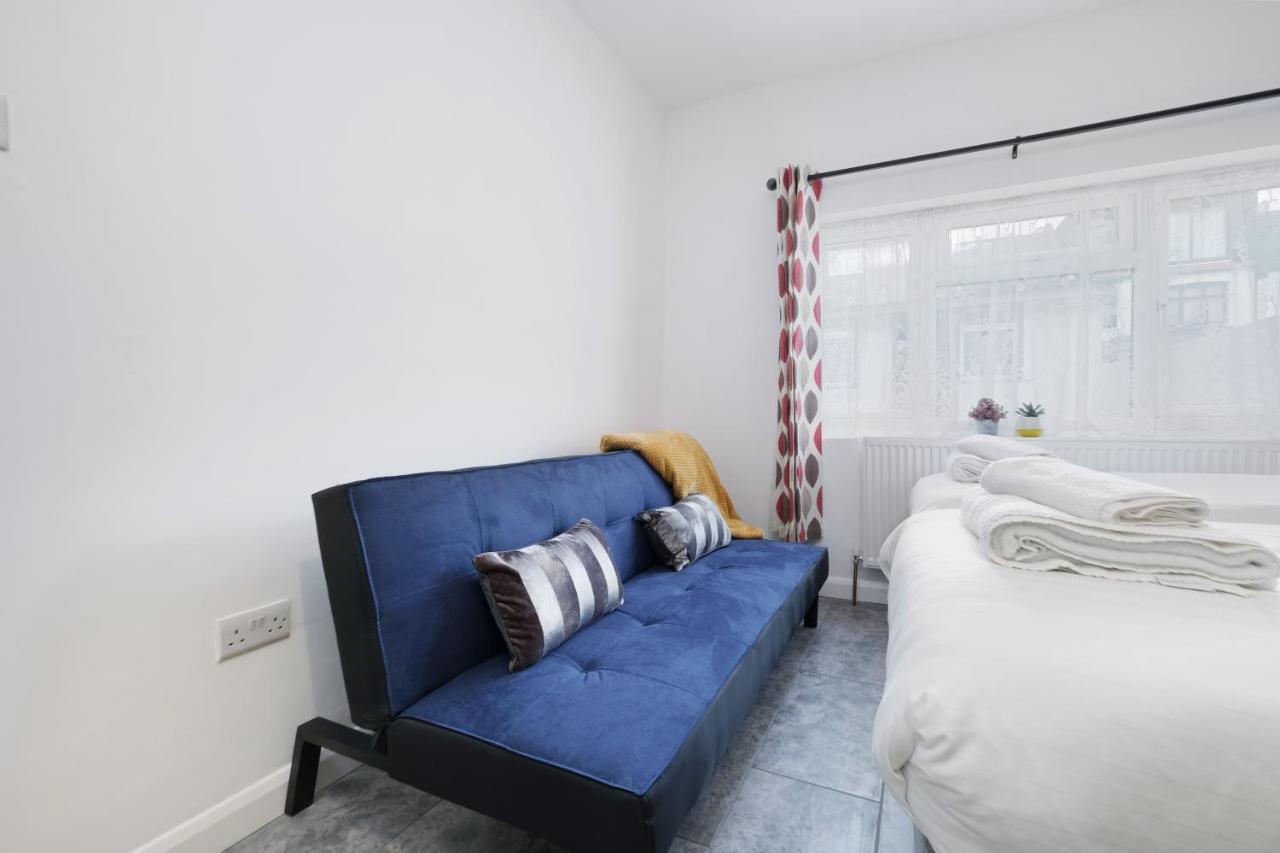 Fernbank Studios Sudbury Hill Harrow Self-Contained Studios With En-Suite Wembley 外观 照片