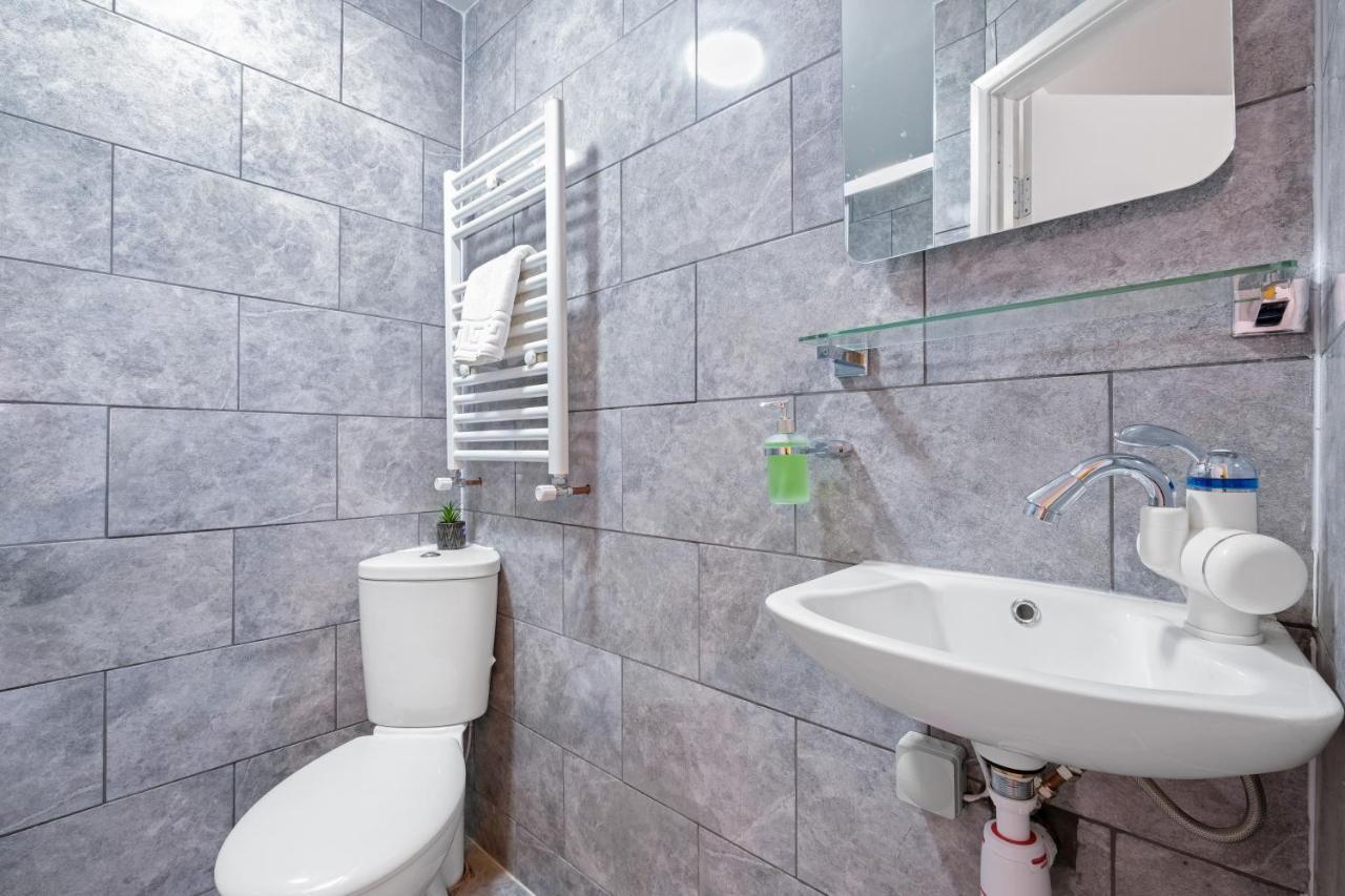 Fernbank Studios Sudbury Hill Harrow Self-Contained Studios With En-Suite Wembley 外观 照片