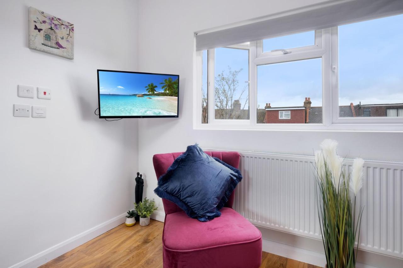 Fernbank Studios Sudbury Hill Harrow Self-Contained Studios With En-Suite Wembley 外观 照片