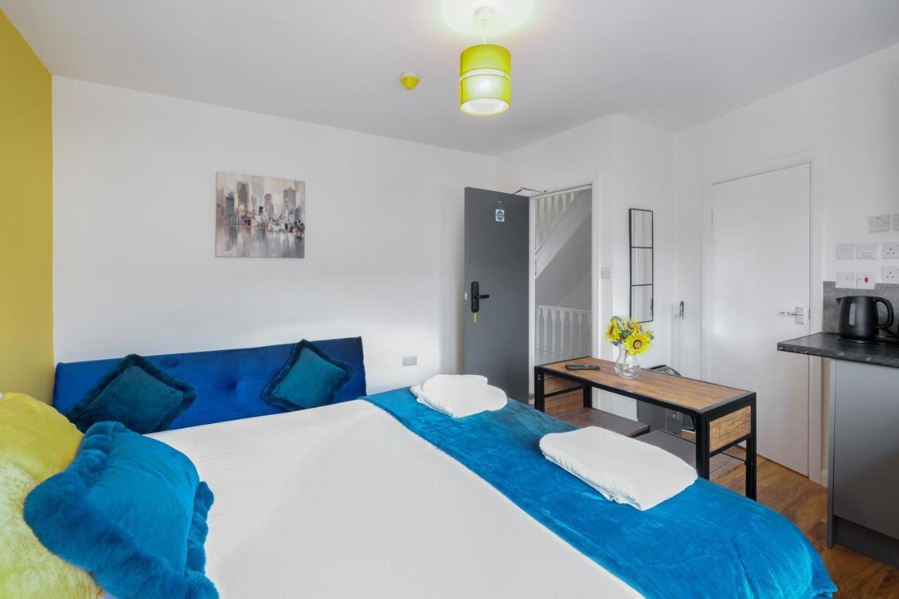 Fernbank Studios Sudbury Hill Harrow Self-Contained Studios With En-Suite Wembley 外观 照片