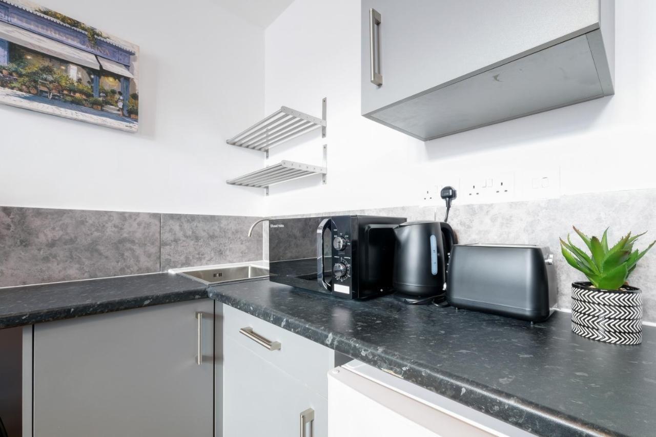 Fernbank Studios Sudbury Hill Harrow Self-Contained Studios With En-Suite Wembley 外观 照片