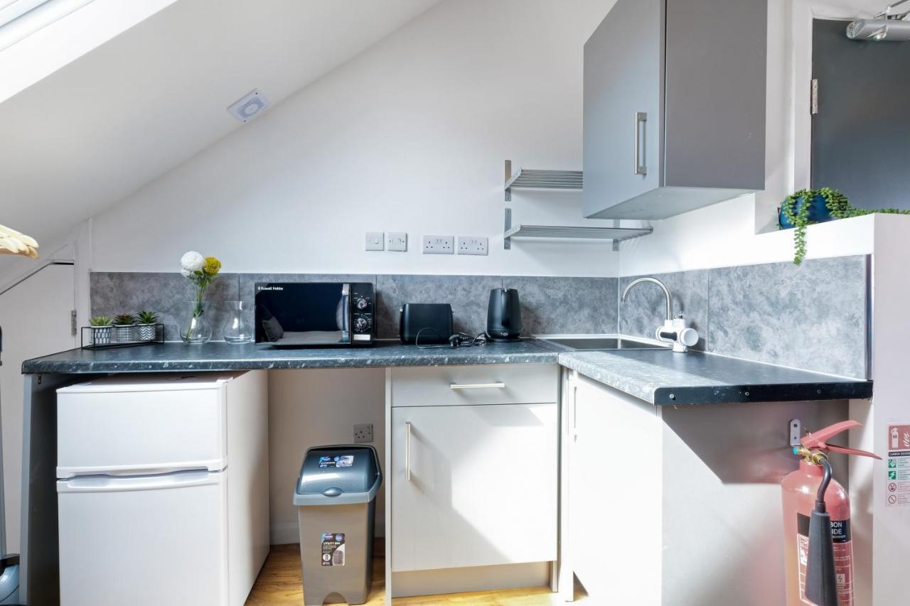 Fernbank Studios Sudbury Hill Harrow Self-Contained Studios With En-Suite Wembley 外观 照片