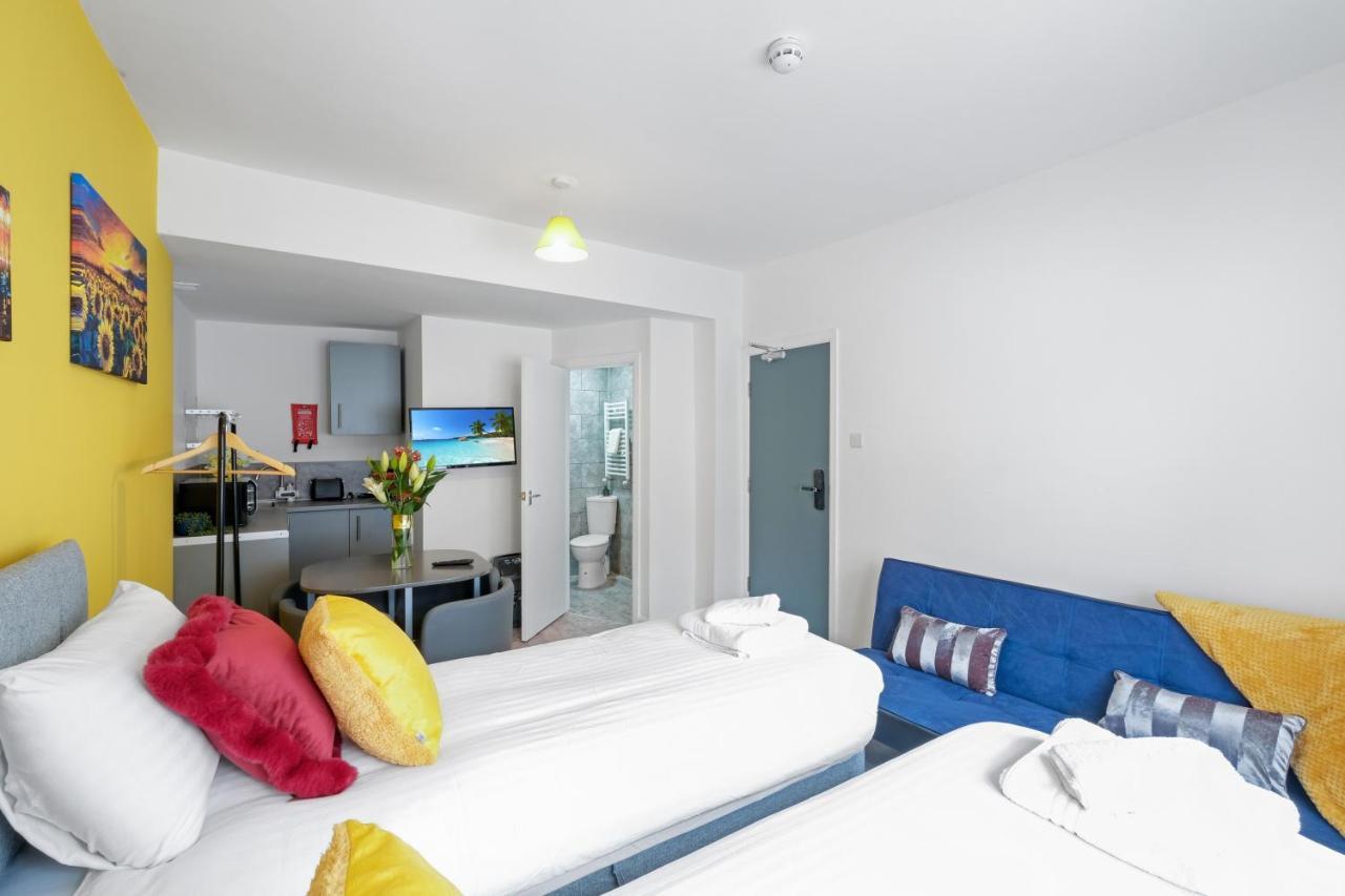 Fernbank Studios Sudbury Hill Harrow Self-Contained Studios With En-Suite Wembley 外观 照片