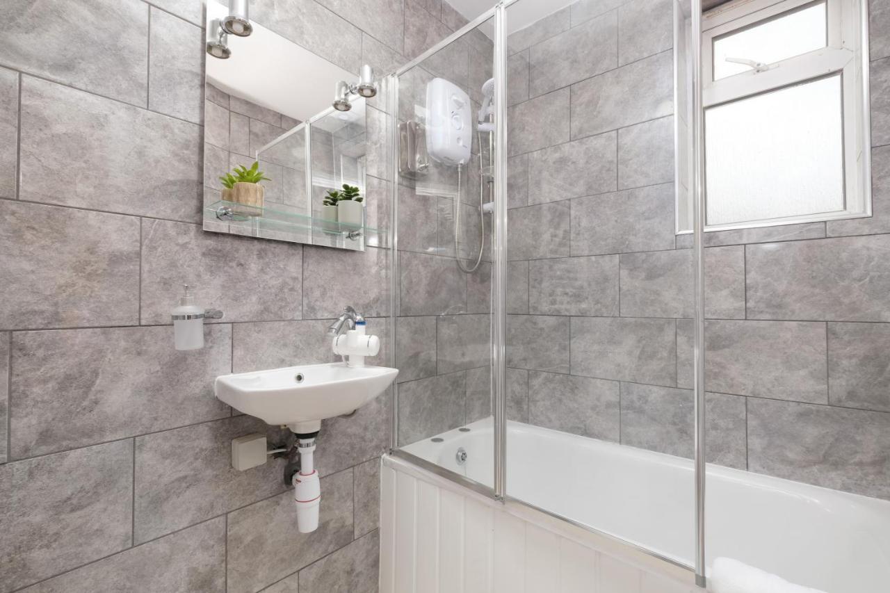 Fernbank Studios Sudbury Hill Harrow Self-Contained Studios With En-Suite Wembley 外观 照片