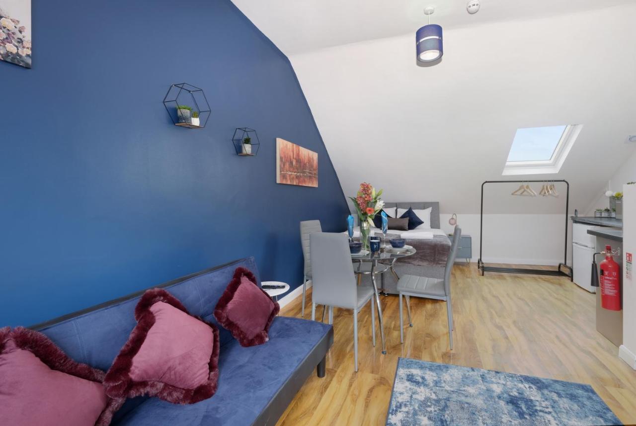 Fernbank Studios Sudbury Hill Harrow Self-Contained Studios With En-Suite Wembley 外观 照片